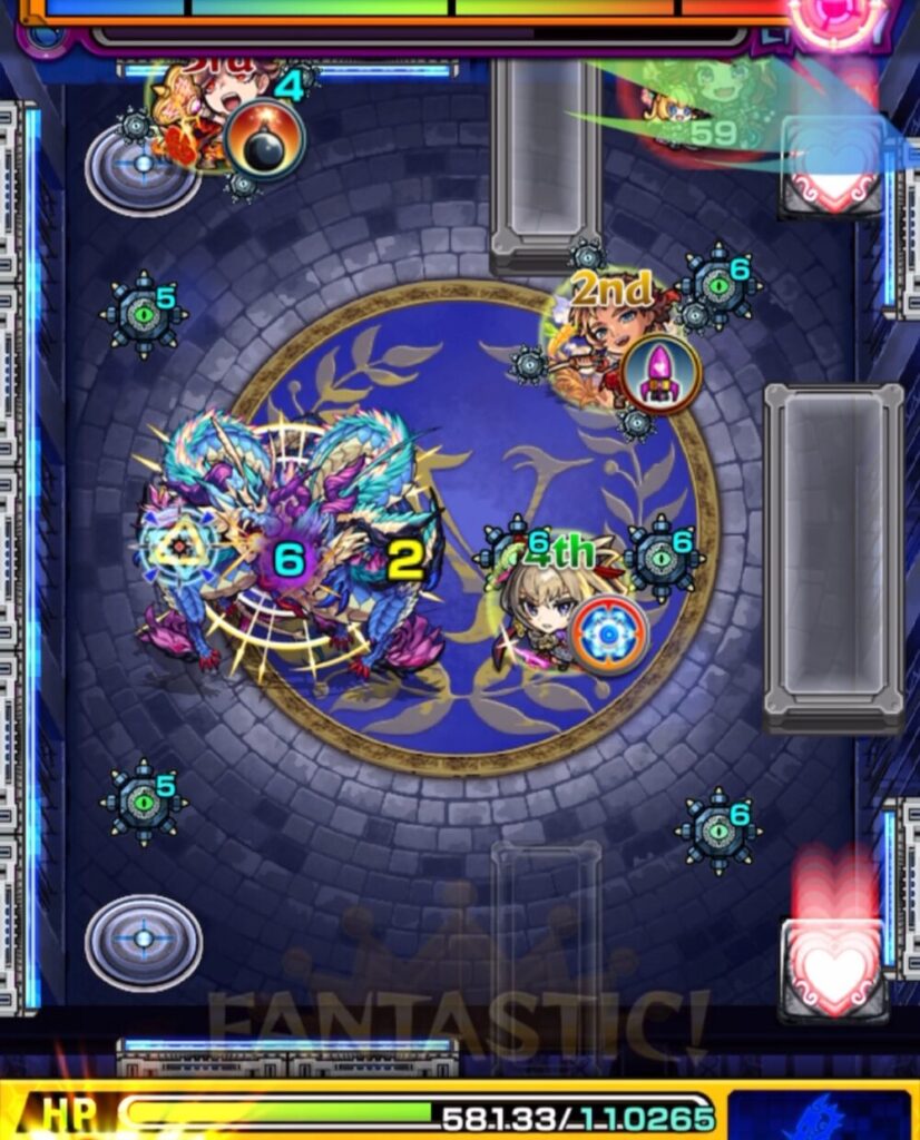 ステージ2の2手目。ハートパネルで回復を優先し、HPを確保したうえで中ボスを攻撃して削る動き