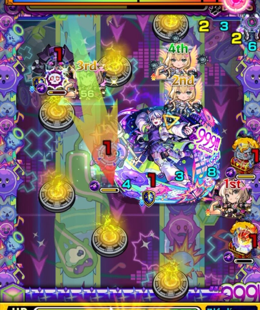 ボスステージ3の3手目、堕天エルのSSを使用しハングリンとボスを攻撃。横方向にイレバンして地雷ロボとボスにもダメージを与えた場面のスクリーンショット