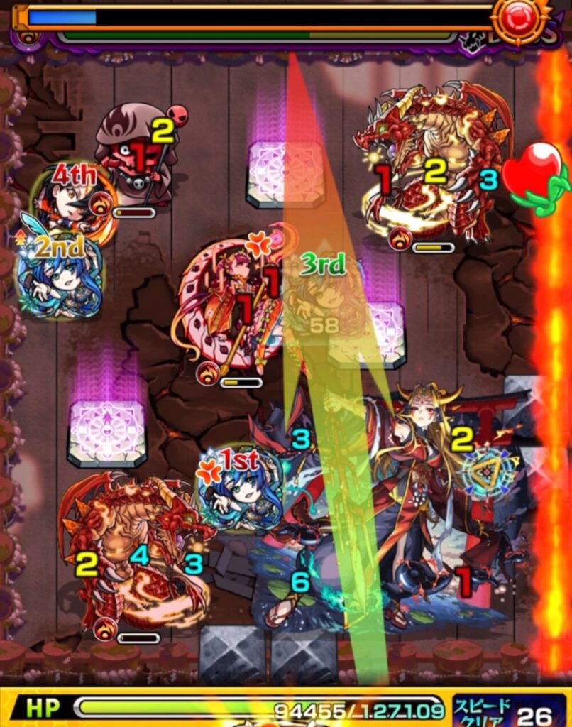ボスステージ2の4手目。ゾンビの蘇生ターンとツクヨミの攻撃ターンがともに1の状況で、ゾンビとツクヨミを同時に撃破しているシーン。