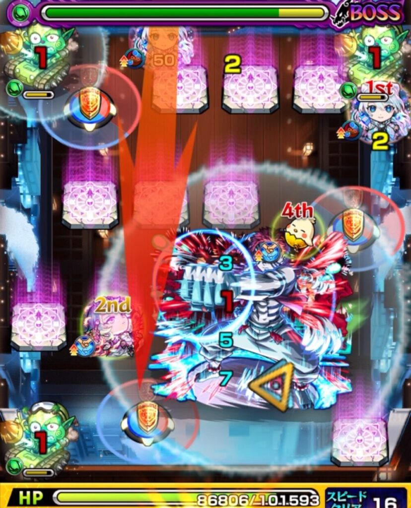 モンスト「超究極・猗窩座(宴の時間)」ボスステージ2の1手目。青パネルを踏まないよう薄く弾き、アグナムートXの友情コピーを発動して敵にダメージを与える場面のスクリーンショット。