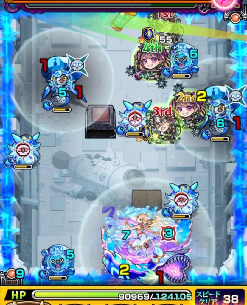 ボスステージ1の1手目。左上の角にふれてトライアングルエリアを発動させ、密集した味方をエリア内に入れて防御アップを狙う動き。ぷよりんとウミウシの処理も同時に狙う。