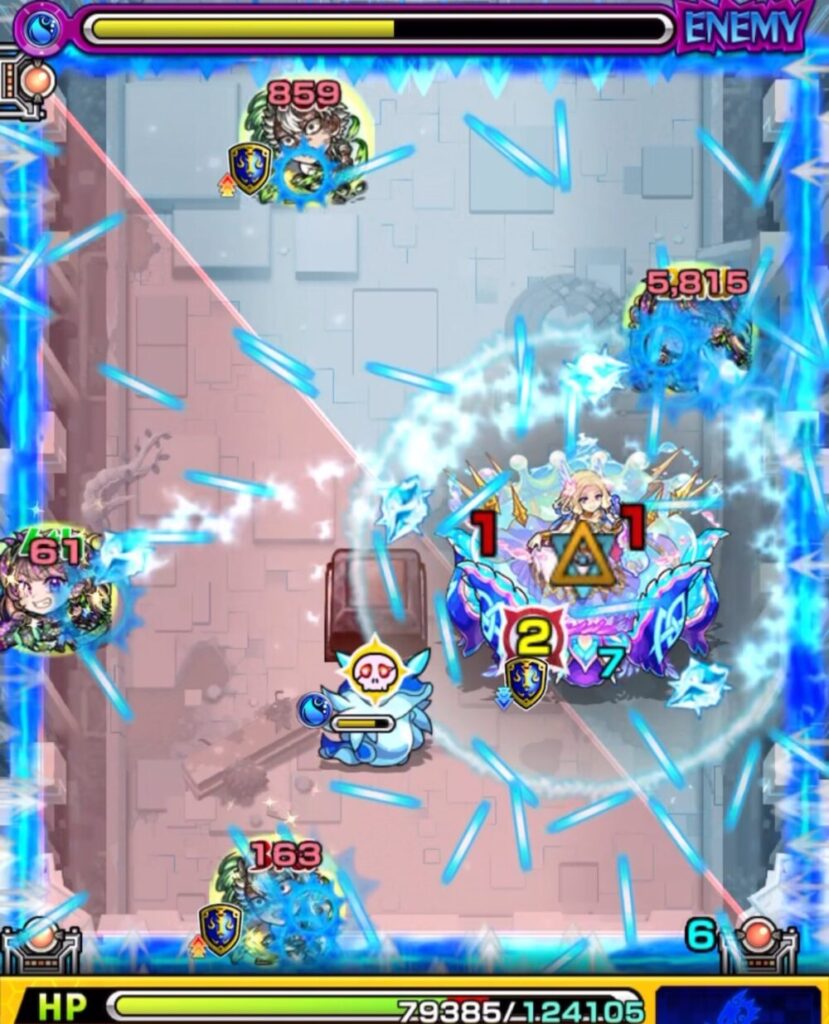 ステージ3の3手目後、トライアングルエリアが部分的に発動。
味方2体のみ防御アップ効果を得た状態ながら、ウミウシとヤマトタケルの処理に成功。中ボスの強攻撃前に敵数を減らして被ダメージを抑えた。