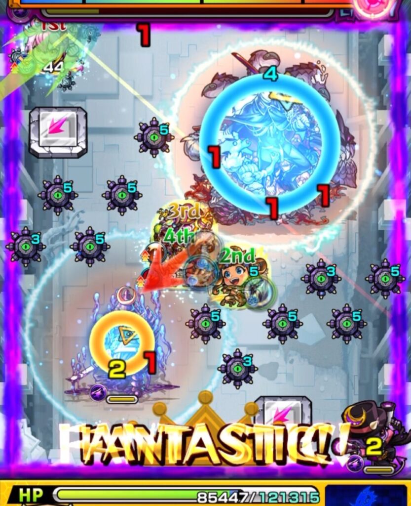 ゲキリンが中ボス経由でムラマサの弱点を攻撃し、ラーがムラマサを経由して中ボスを攻撃。2体の連携でボス削りを狙うシーン。