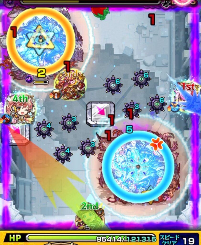 ラーがパネル経由でサンダルフォンと中ボスに触れ、友情を誘発して全体にダメージを与える。続くゲキリンがボス経由で攻撃し、HP共有リンクによってボスと中ボスの両方にダメージを与えた場面。