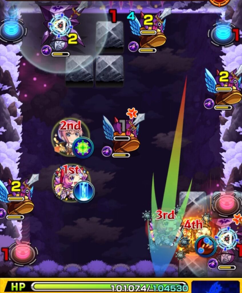 モンスト超究極・火「苦闘彩る魔性の宮殿」ステージ1の3手目のプレイ画面。縦軸で弾き、はやリンに触れつつ赤テレポトンネルを狙うが、角度がずれ青テレポトンネルに入りルートを外してしまった場面。