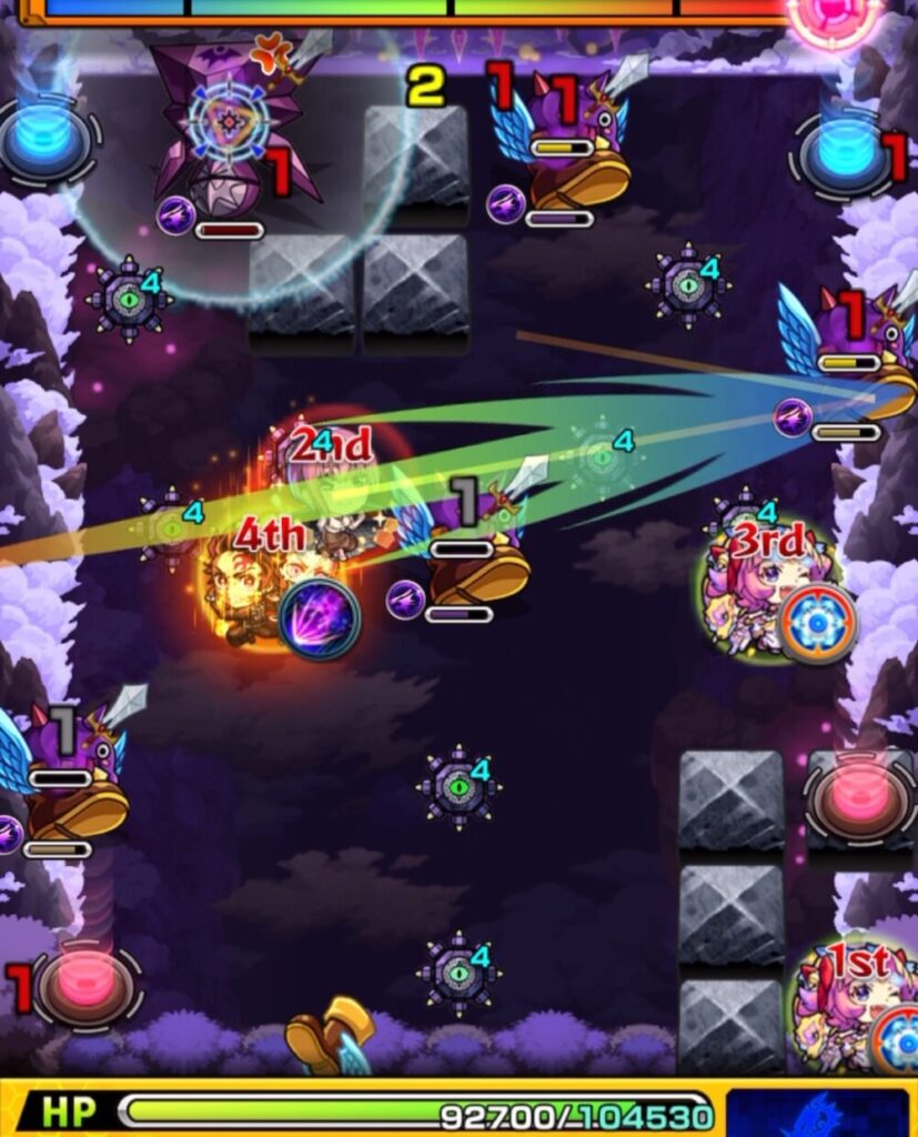 モンスト超究極・火「苦闘彩る魔性の宮殿」ステージ1の6手目のプレイ画面。はやリン経由で右上の青テレポトンネルに入り、右上のハンシャインを的確に撃破。加速を活かした正確なショットで処理成功した場面。