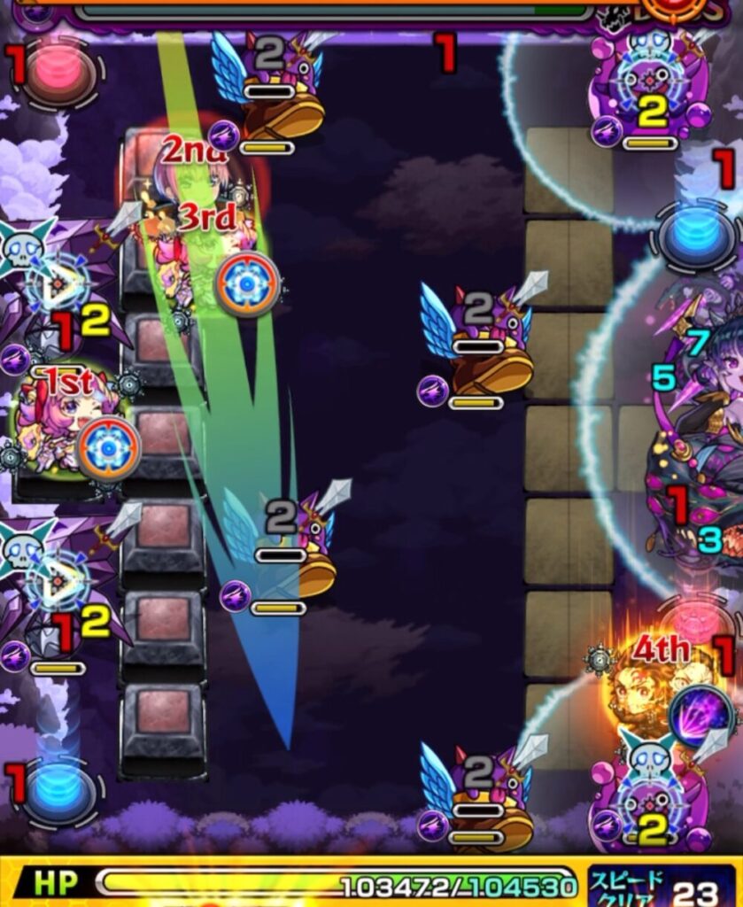 モンスト超究極・火「苦闘彩る魔性の宮殿」ボスステージ1の1手目のプレイ画面。はやリンを経由して加速し、右上の青テレポトンネルから左下のハンシャインを正確に撃破。狙い通りのルートで処理成功した場面。