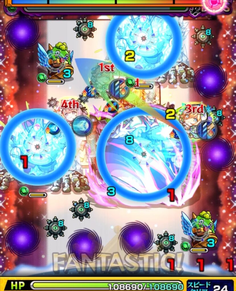 モンスト超究極アンチノミーのボス1・1手目。メイが撃種変化パネルで反射スタートし、はやリン経由でもう一度パネルを踏み直して防御ダウンを付与。ボスとヨトゥンの両方にダメージを与え、運よく大きく削れた場面。
