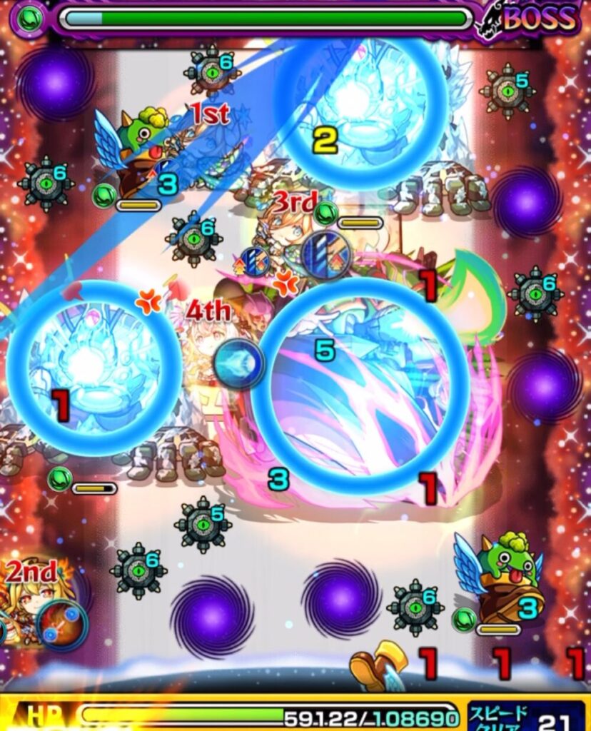 モンスト超究極アンチノミーのボス1・4手目。ヨトゥンとボスの両方に触れて防御ダウンを付与し、撃種変化パネルで反射化して挟まり大ダメージを与え、ボス1を突破した場面。
