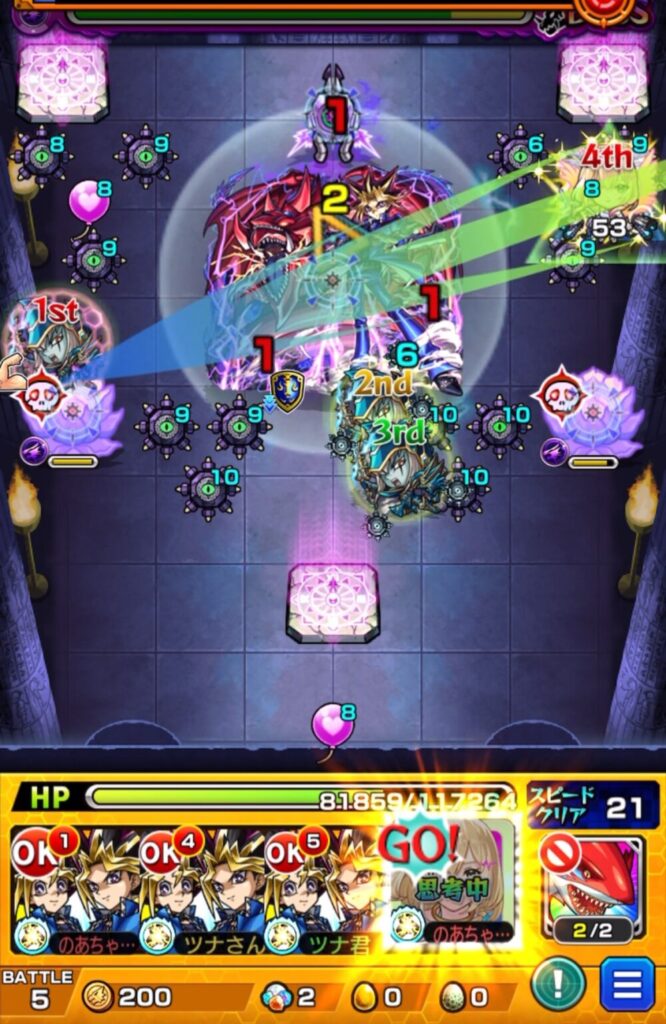 ボスステージ2の5手目で、次ターンの遊戯の2段階SSに備え、エルがSSを使用して味方全体に攻撃力アップバフを付与している場面のスクショ