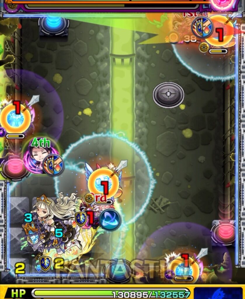 超究極チリアット・ステージ3の2手目。はやリン→魔導士→はやリンと触れて火力を上げる予定だったが、角度が薄く青テレポトンネルに入り、中ボスを防御アップさせてしまいダメージを与えられなかった場面のスクリーンショット。