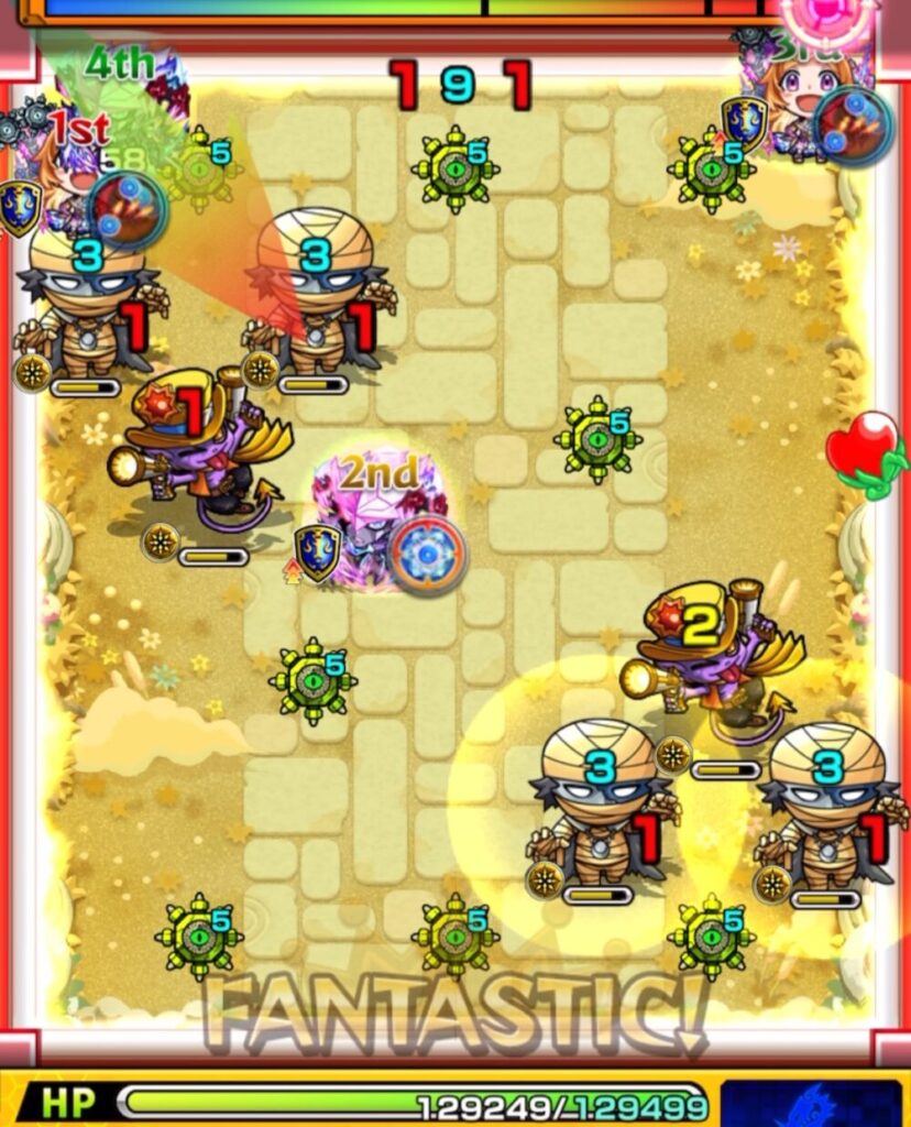 モンスト『天魔の孤城・空中庭園 第1の園』ステージ3の1手目。赤いパワーチェンジウォールで攻撃力を上げ、無印ゾンビ2体のあいだに挟まって相互蘇生ペアを同時処理した場面のスクリーンショット。