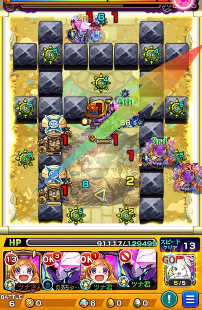 モンスト『天魔の孤城・空中庭園 第1の園』ボス3の4手目。黄壁でパックを使用しゾンビ蘇生を阻止。4面ふれで雑魚とゾンビペアを処理し、クロスドクロでボスが実体化しエビルインライトが出現した場面のスクリーンショット。