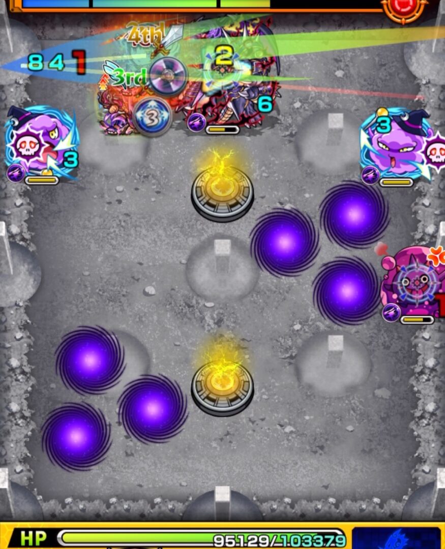 超究極ノーウェアのステージ1で、味方に多く触れて攻撃力を上げ、バハムートの弱点を攻撃して突破する場面