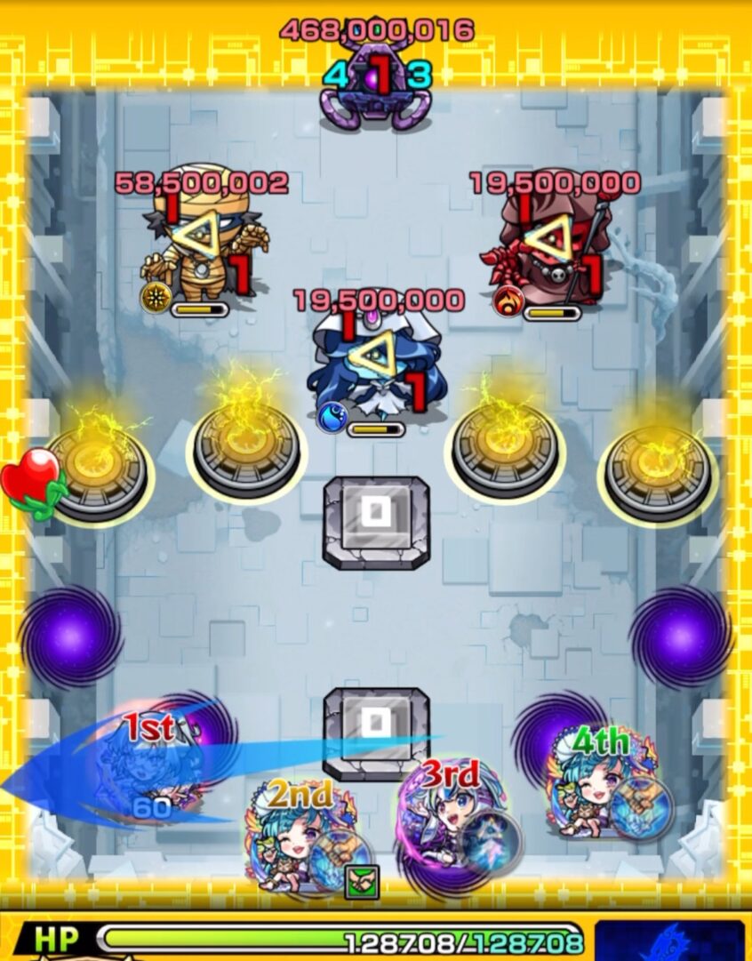 ステージ1の初手で友情コンボを発動しゾンビ3体の同時処理を狙うが、光属性ゾンビが透過して処理に失敗した場面。