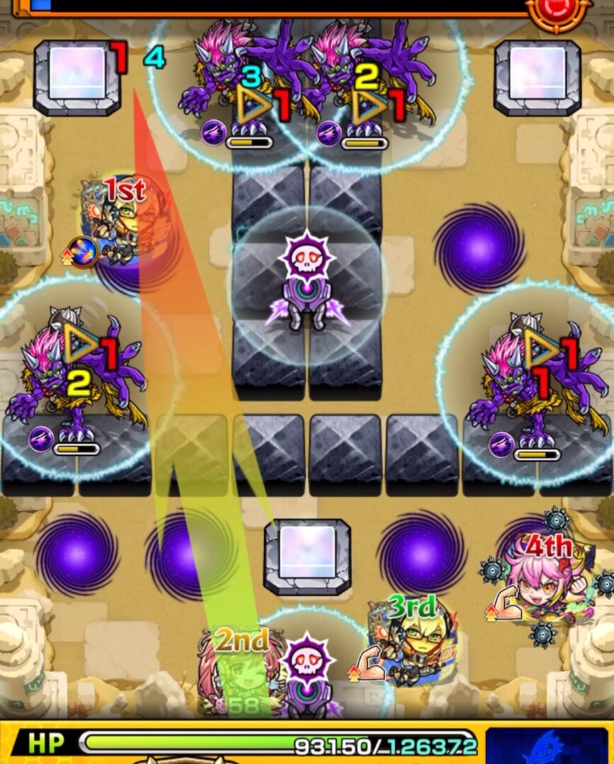 未開の砂宮 拠点25のステージ1・2手目。左上の透過パネルを踏んで中央のビットンと鬼の弱点をカンカンで狙うが、パネルを踏みすぎて鬼が透過し、ダメージを与えられなかった場面。