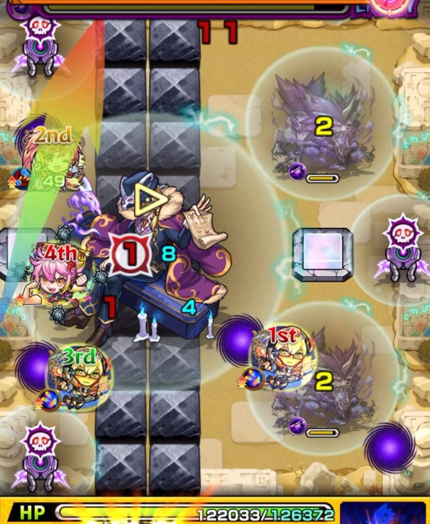 未開の砂宮 拠点25のステージ2・1手目。2Pサンダルフォンでビットンを破壊しつつ中ボスの弱点を攻撃するが、攻撃アップバブルが中ボスに当たりHPを大きく削られた場面。