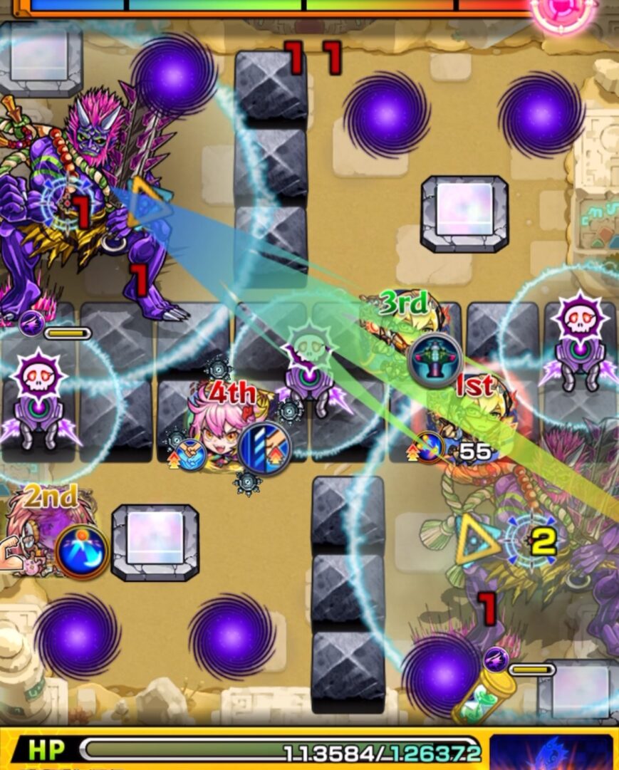 未開の砂宮 拠点25のステージ3・1手目。左上の鬼の弱点経由で透過を狙うが、パネルを踏みすぎてビットンを破壊し、攻撃アップバブルが当たって大ダメージを受けてしまった場面。