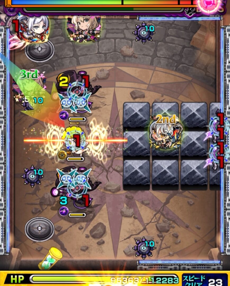 ボス2の1手目。地雷を踏んで上のガンマンと天使の間に挟まり、ガンマンを1体処理した場面