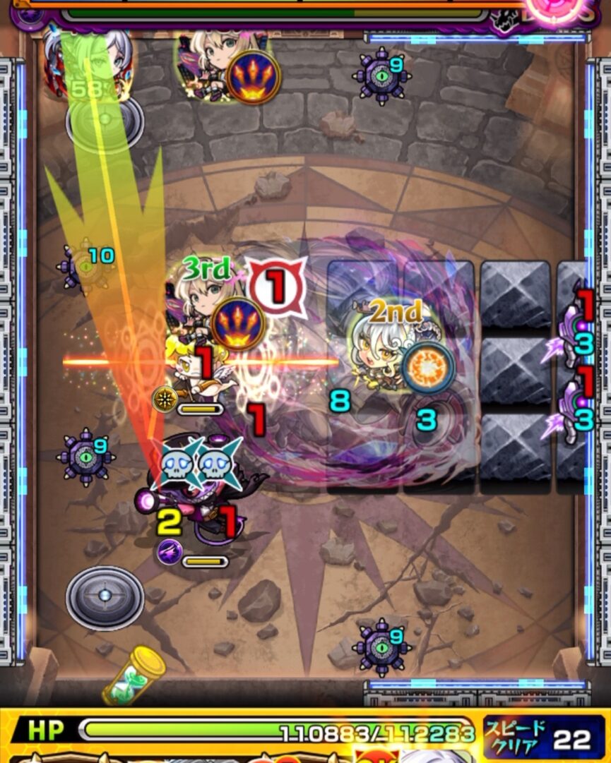 ボス2の2手目。地雷とセンサーを経由して下のガンマンと天使の間に挟まり、大ダメージを与えた場面