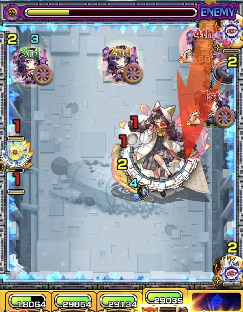 ステージ4の7手目:直殴りと友情で攻撃するが、かちリン1体処理に留まり中ボスを削り切れない場面