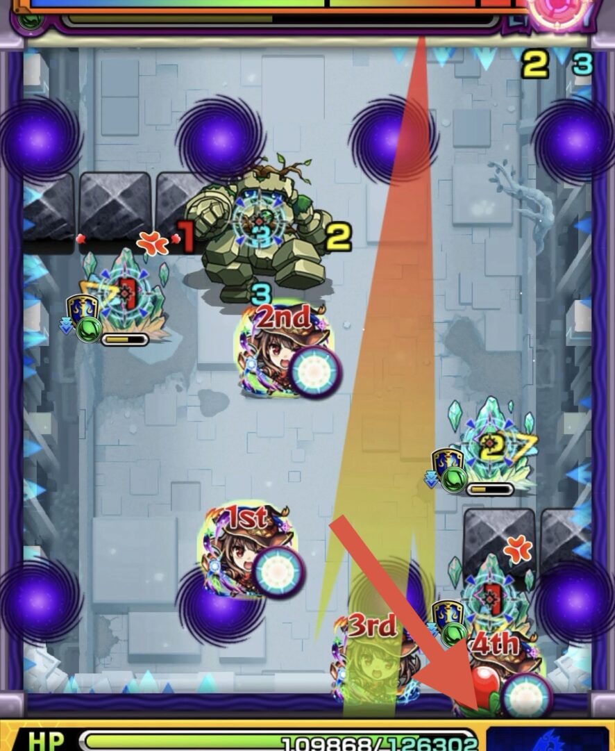 コキュートスの星墓ステージ1の3手目で上壁から下壁に抜けて右下のクリスタル弱点を攻撃し中ボスに大ダメージを与える場面