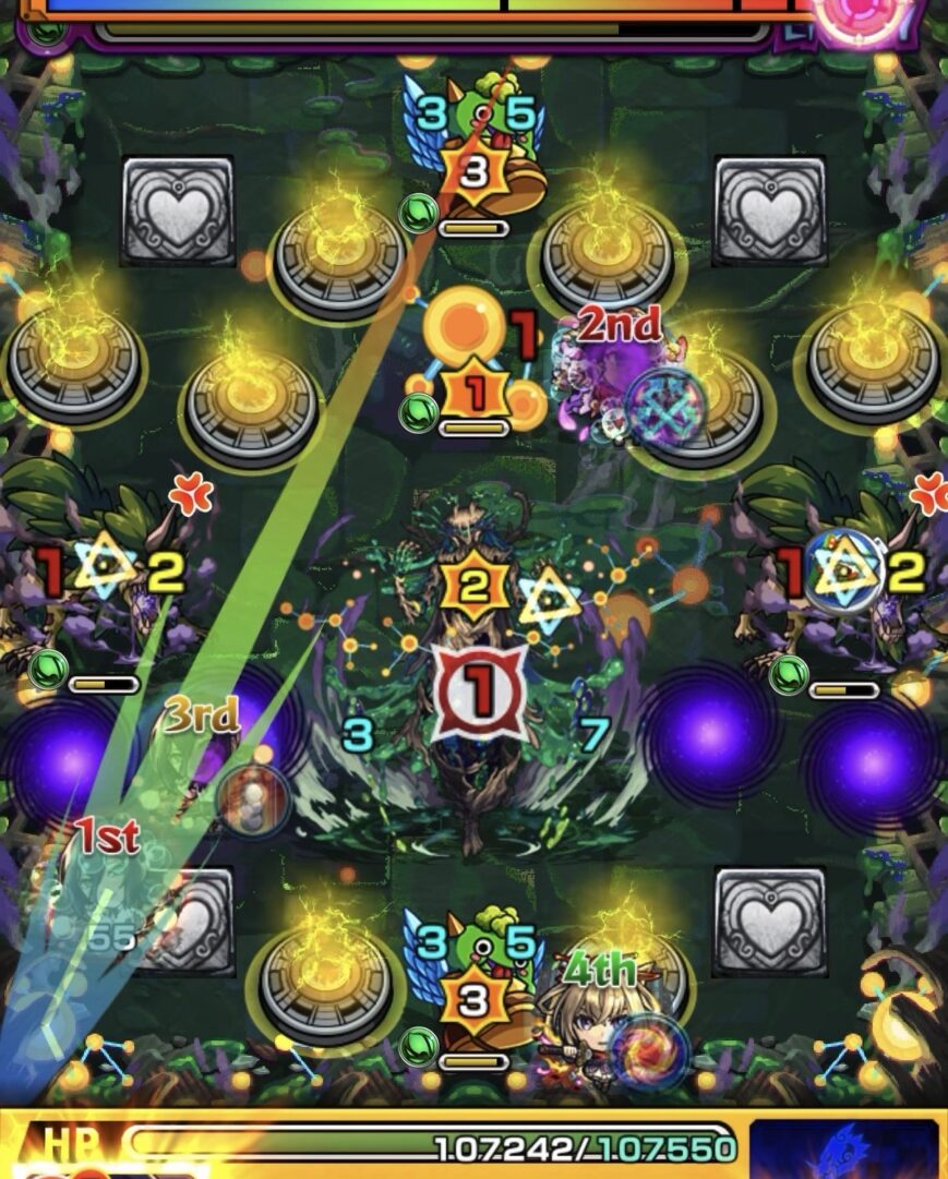 ステージ3の2手目で2壁に触れて防御ダウンと攻撃力アップを発動させオオカミ処理と中ボスにダメージを与えた場面