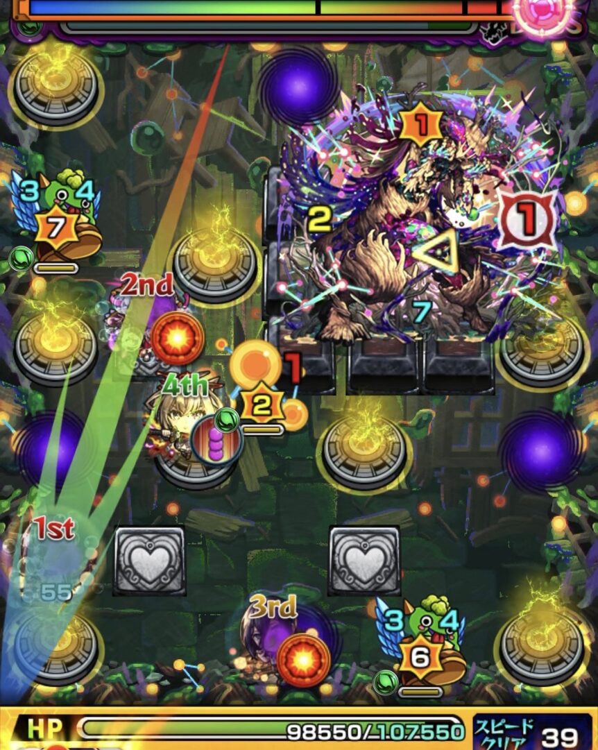 ボス1の5手目で2壁に触れて分子とボスのカウントを0にし攻撃力アップと防御ダウンを発動させボスに大ダメージを与えた場面