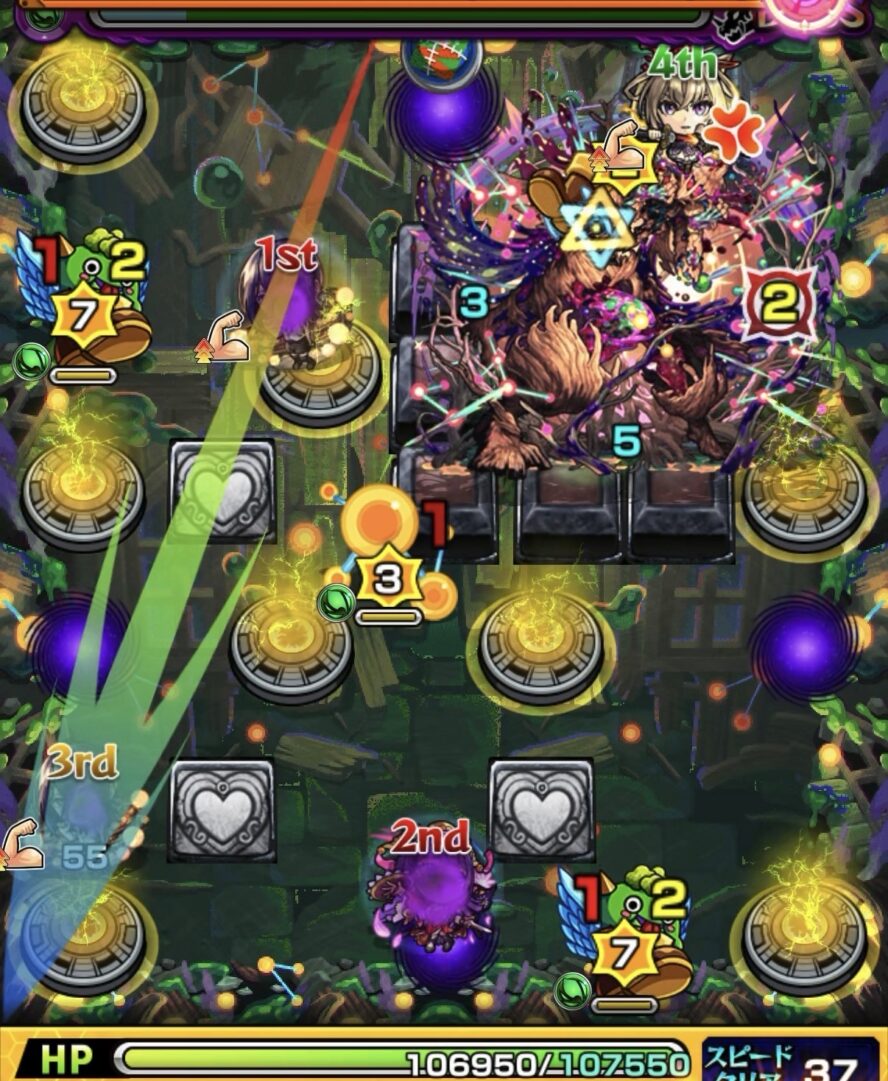 ボス1の7手目で3壁に触れて分子とボスのカウントを0にし攻撃力アップと防御ダウンを発動させボスを撃破して突破した場面