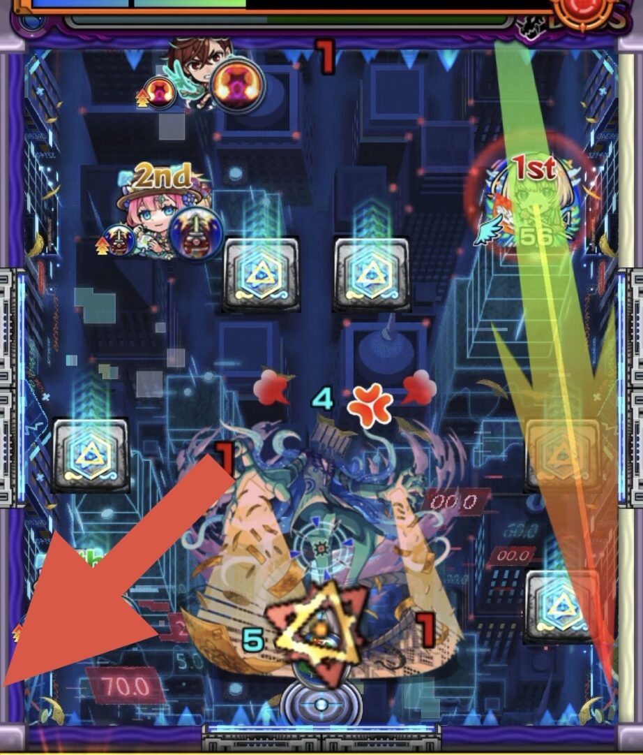 ボス1の立ち回り解説｜弱点効果アップ状態でパネルを踏みながらすり抜けてボスを削り切った場面