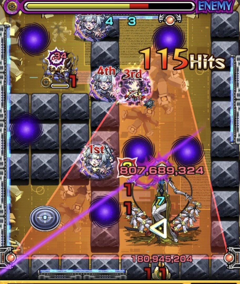 モンスト黎絶ビリミスクのトライアングルエリア設置後のステージ4。エリアを意識しつつ友情誘発で中ボスを攻撃した場面