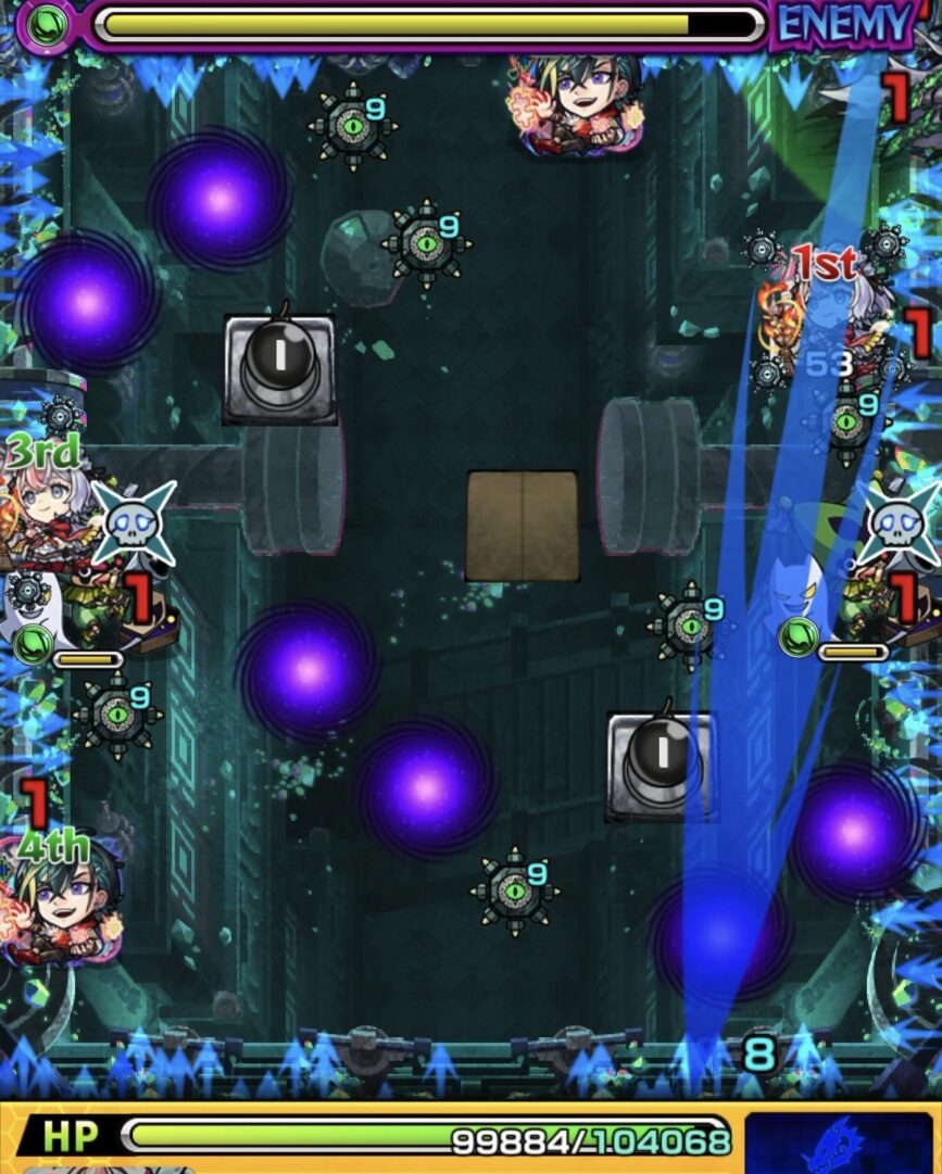 左右のパネルを利用してレンジブーストボムをLv5まで強化し、ピエロ2体に付与して同時処理した場面