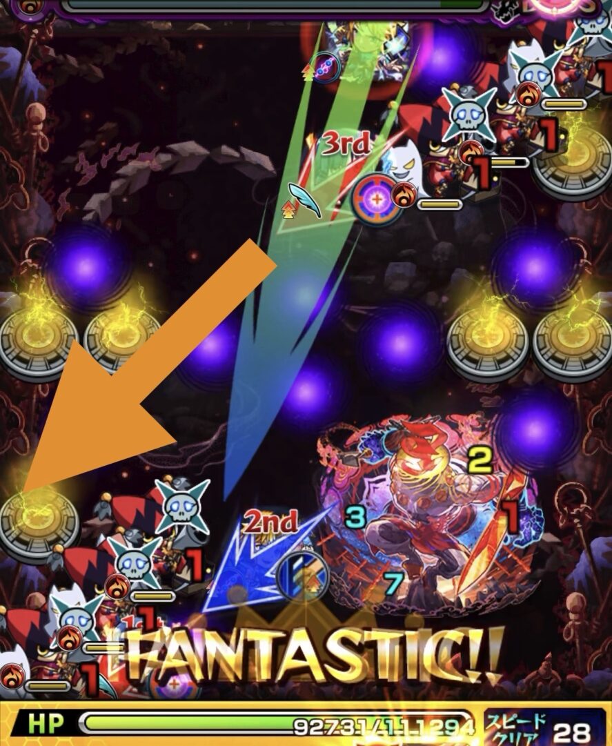 ボス1で貫通キャラから反射キャラを動かし複数処理を狙うも1体残りピエロが蘇生された場面