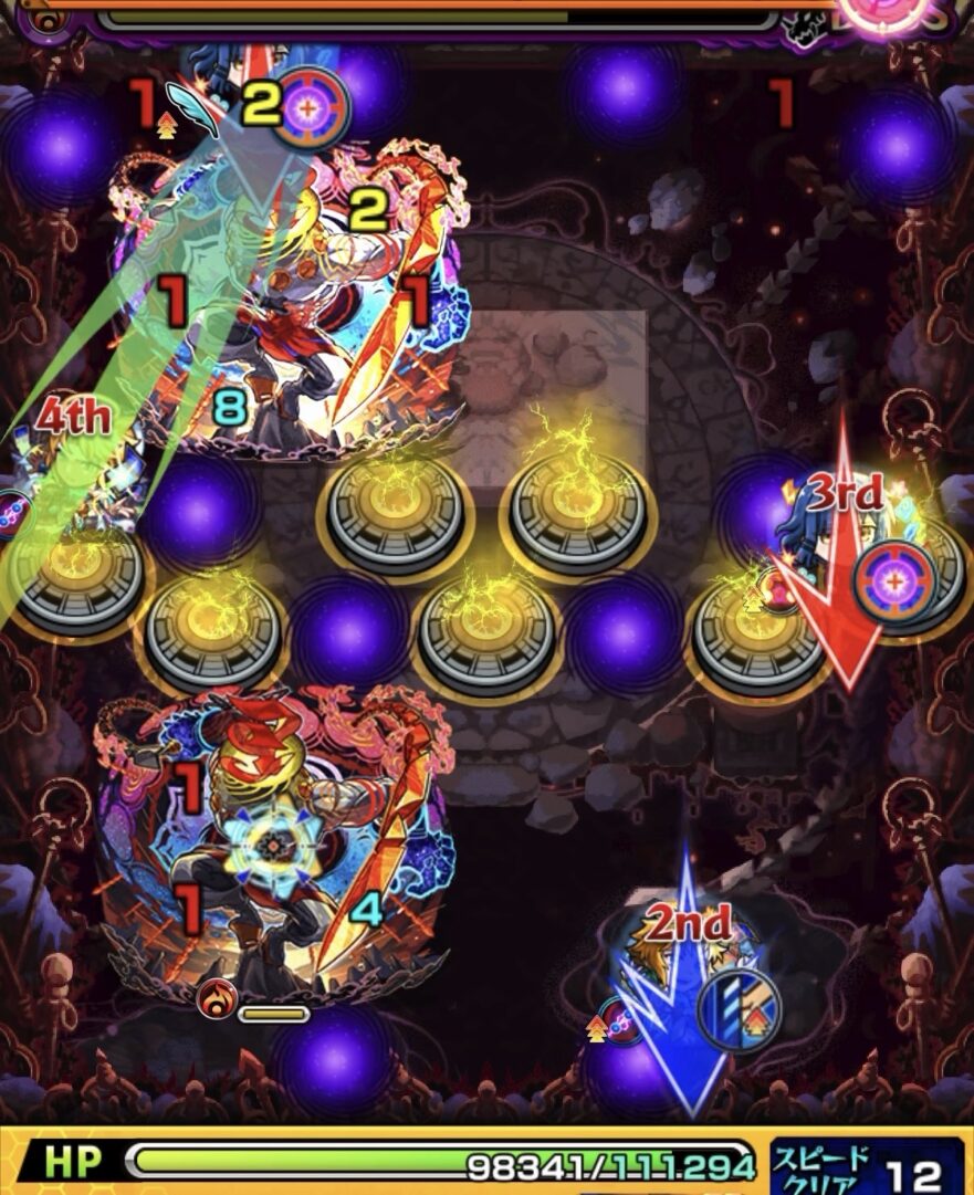 ボス3で反射キャラでバリアを破壊し貫通キャラで分身の弱点を攻撃してダメージを与えた場面