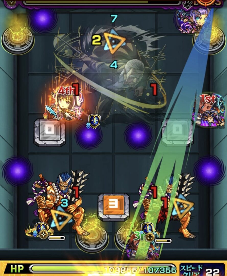 超究極「篁」ボス3で右上の角から2壁反射後にウォールチェンジパネルをレベル2で発動し、弱点倍率アップ後にボス攻撃を受けている場面。