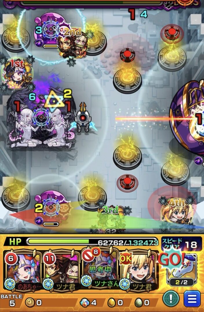 メラン&コリンの星墓ボス2。守護獣「白沢」でボスの弱点効果をアップさせ、ぷよリンと減速床を利用して次の攻撃に向けた配置に成功した場面。