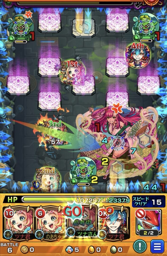 ボス第3ステージの2手目。えびすのストライクショットでボスへ大ダメージを与えた後、ぷよリンの白爆発とボスの攻撃を受けた場面