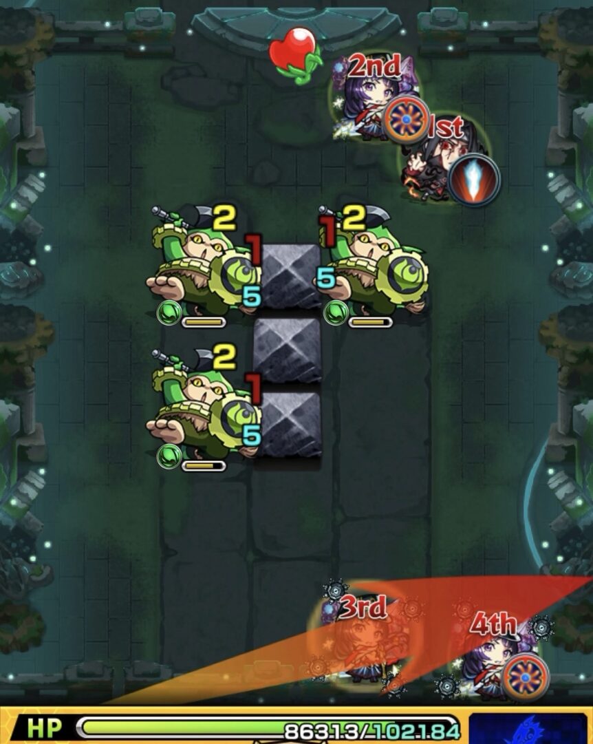 神獣の聖域ガラゴーラエリア「ガラゴーラ」のステージ1で、味方にふれてゴリラを攻撃したものの、左側のゴリラ2体のあいだに挟まって処理できなかった場面