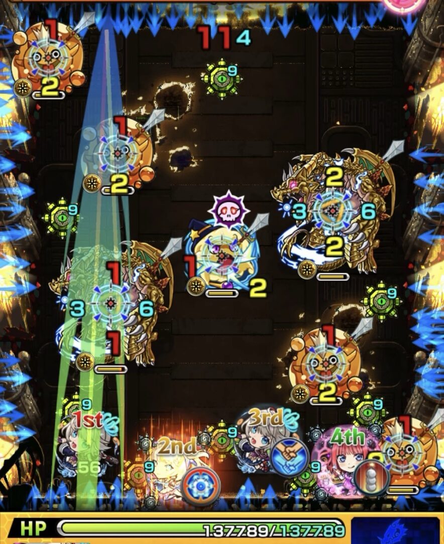 黎絶フォーサーのステージ1・1手目で、ぷよリンにふれて攻撃力を上げながらバハムートの弱点を攻撃する場面