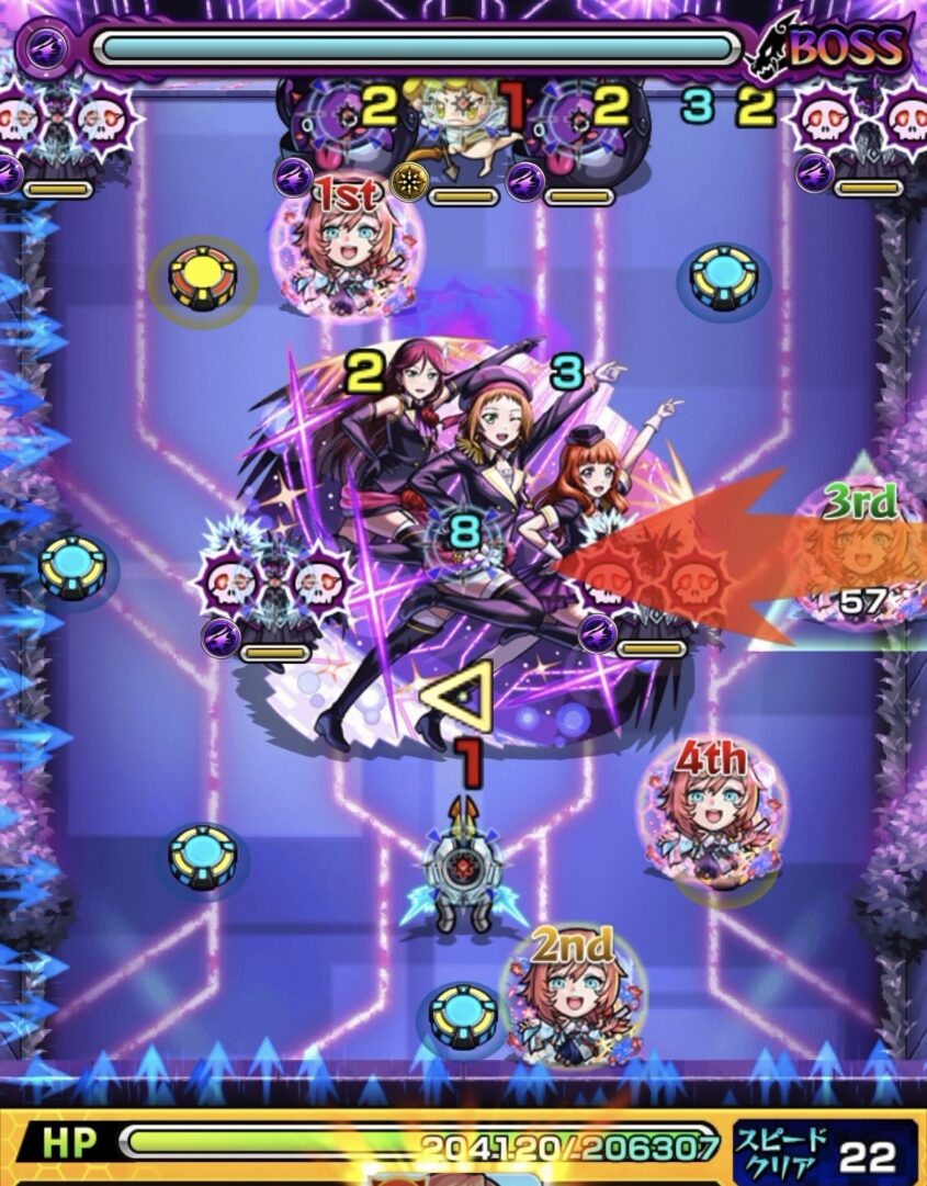超究極「最強のライバル A-RISE」ボス1の1手目で、魔導師を処理してドクロ効果を発動させ、ボスを防御力ダウンさせた場面