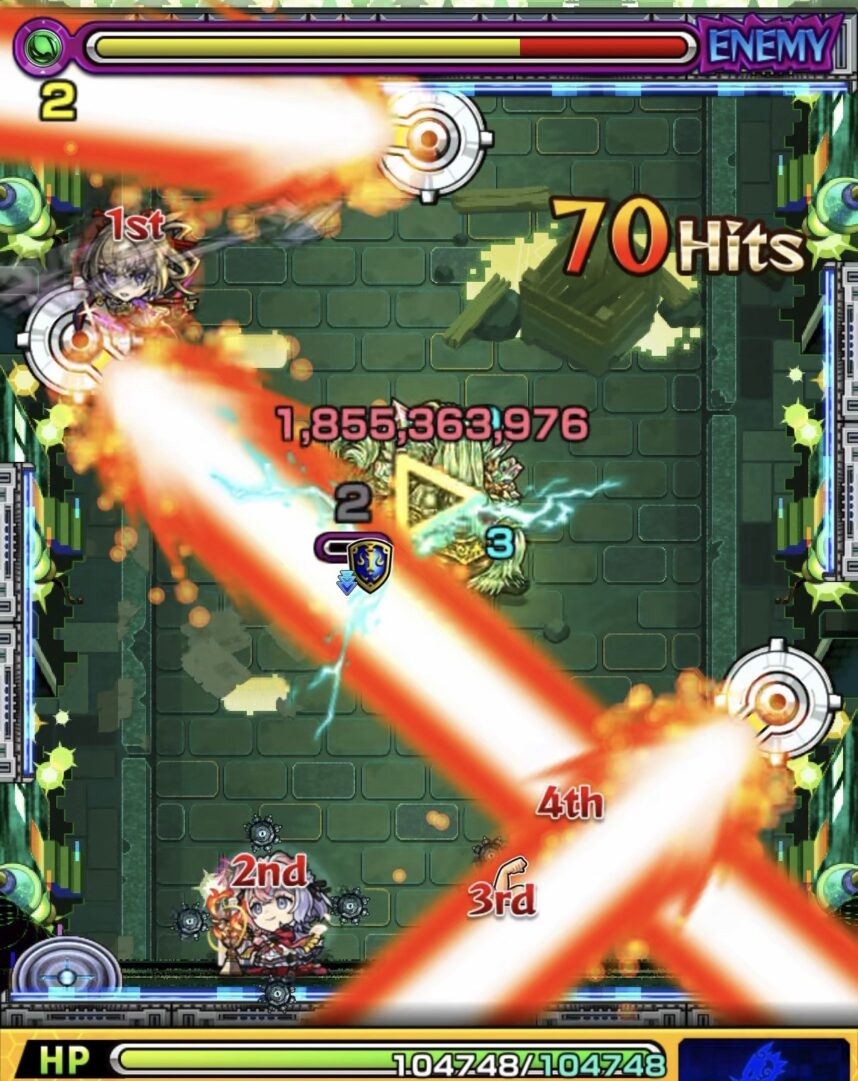 黎絶ロヴァーのステージ1で回転式レーザーベースのレーザーがキャタピランの弱点に当たりダメージを与えた場面