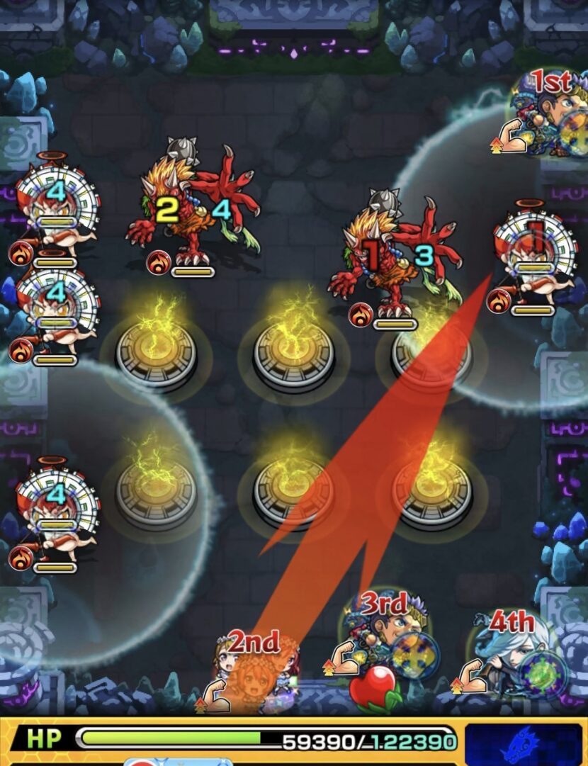 モンスト「未開の幻洞・拠点6」ステージ1の2手目で、右側の天使と鬼の間を狙って攻撃する場面