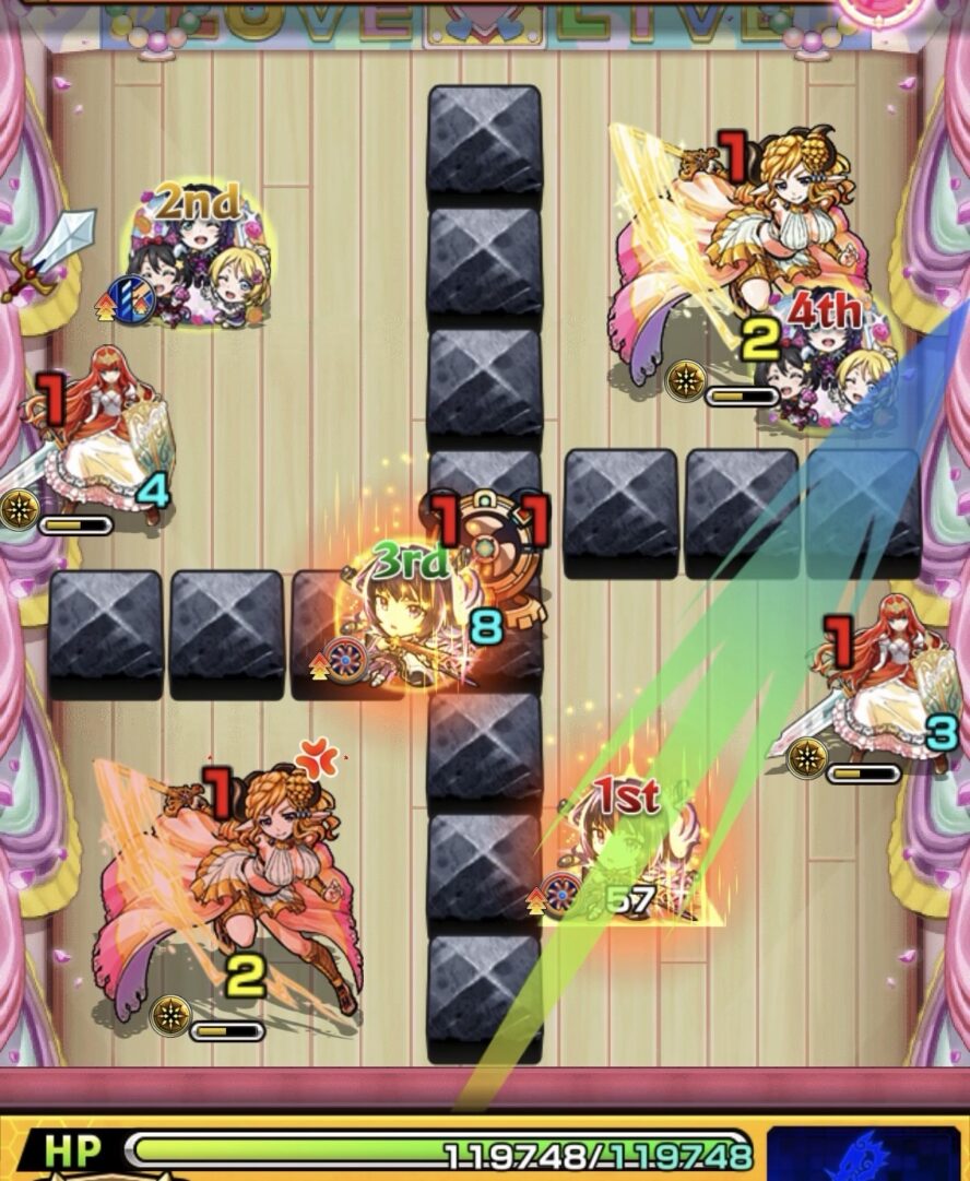 超究極「スクールアイドル μ's」Lv3ステージ2の2手目で、右壁反射からひし形を描くようにハトホル2体を経由し、HPを均等に削った場面