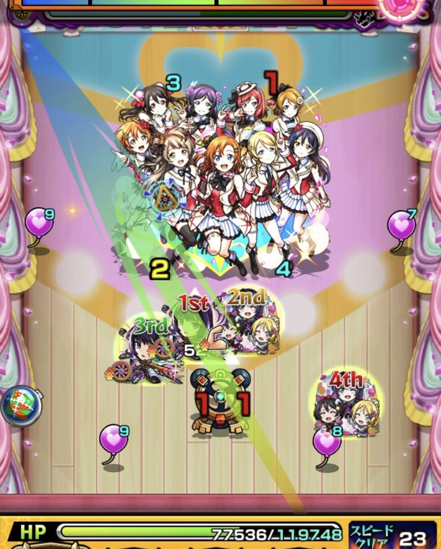 超究極「スクールアイドル μ's」Lv3ボス1の8手目で、ボスのマルチレイヤガードを破壊し、上側の角で反射してヒーリングバルーンを回収し、味方に付与してHPを回復した場面
