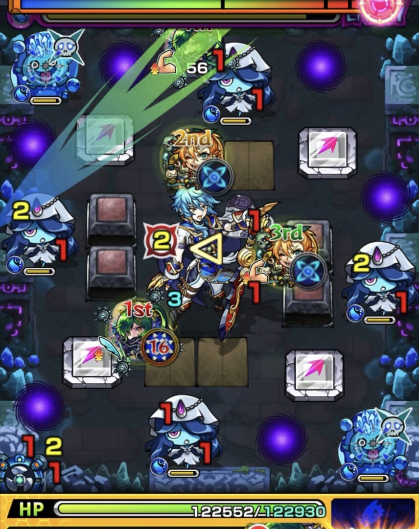 モンスト「未開の幻洞・拠点7」ステージ3の1手目で、左斜め下へ弾き、ランチャーパネルへの配置と左壁・下壁反射によるゾンビの処理を狙う場面
